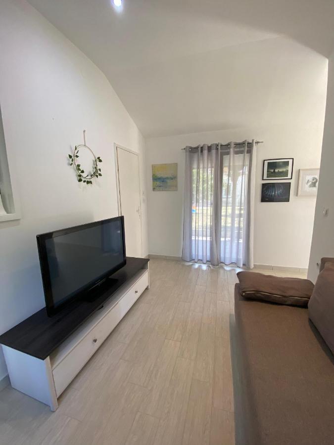 Apartman Cukar II Pulaアパートメント エクステリア 写真